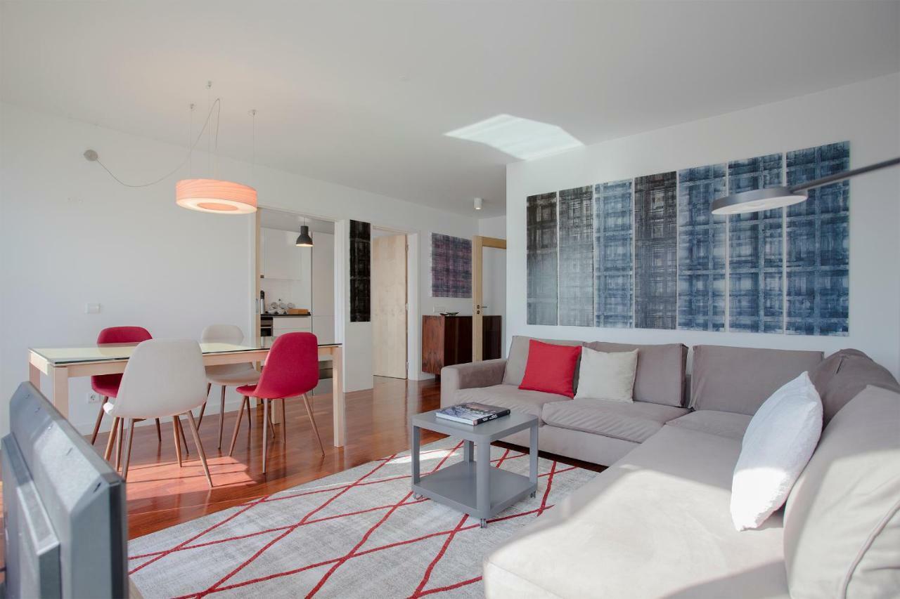 Liiiving In | Bright Light Appartement Porto