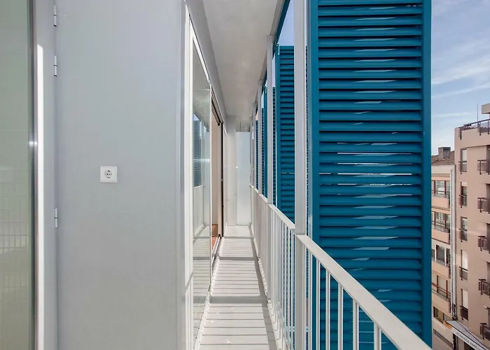 Liiiving In Porto | Bright Light Apartment